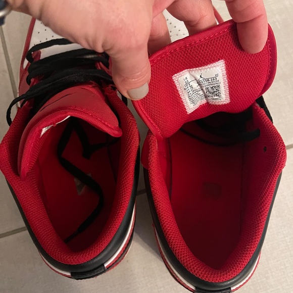 Men Nike Jordans Low - Picture 3 of 7